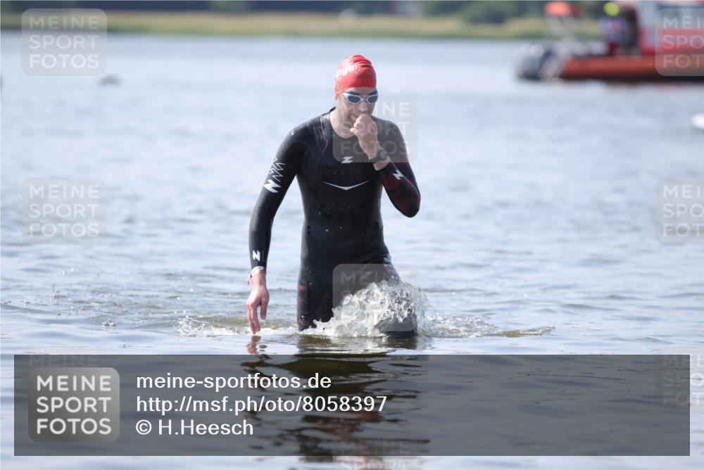 22.06.2025 - Viking Triathlon H.Heesch http://msf.ph/oto/8058397 22.06.2025 10:53:42 Schwimmen 634 meine-sportfotos.de
