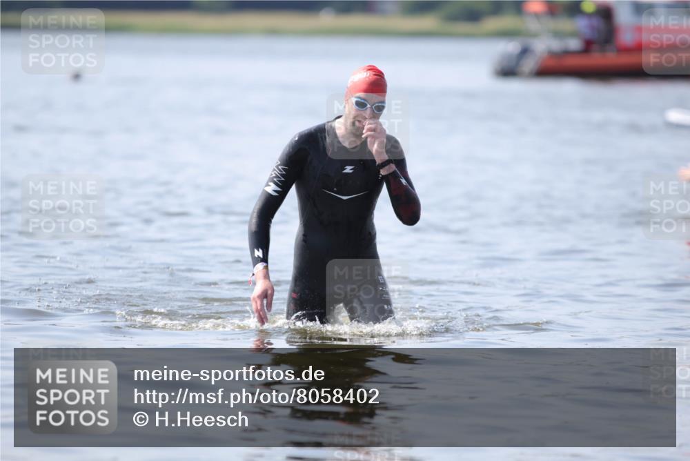 22.06.2025 - Viking Triathlon H.Heesch http://msf.ph/oto/8058402 22.06.2025 10:53:42 Schwimmen 634 meine-sportfotos.de