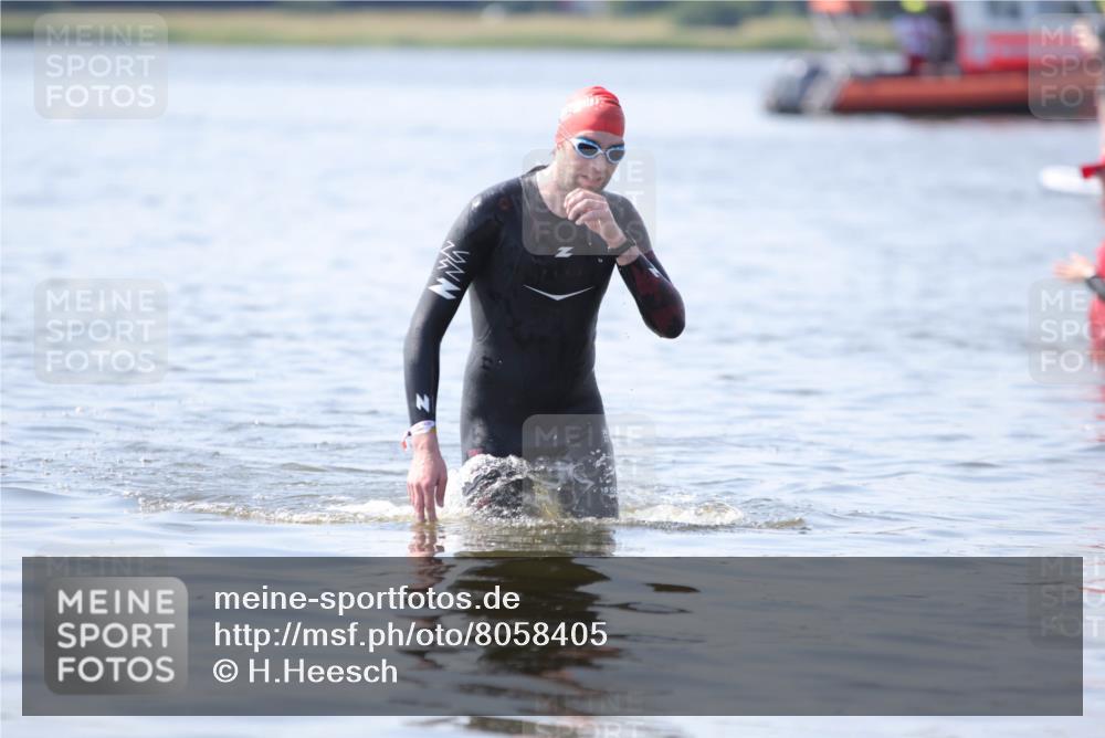 22.06.2025 - Viking Triathlon H.Heesch http://msf.ph/oto/8058405 22.06.2025 10:53:43 Schwimmen 634 meine-sportfotos.de