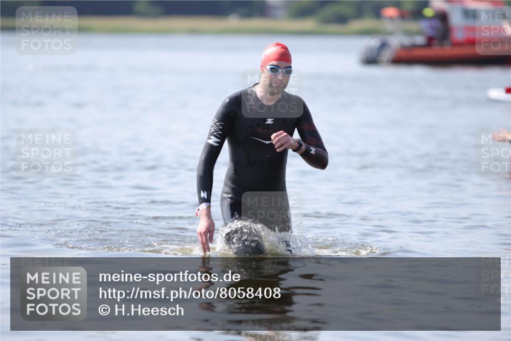 22.06.2025 - Viking Triathlon H.Heesch http://msf.ph/oto/8058408 22.06.2025 10:53:43 Schwimmen 634 meine-sportfotos.de