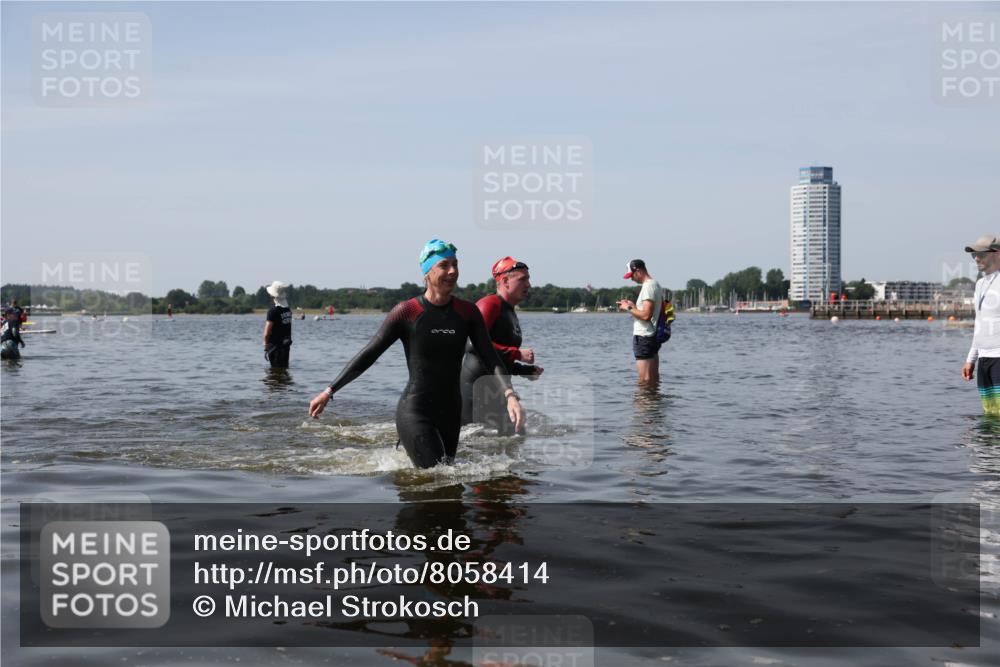 22.06.2025 - Viking Triathlon Michael Strokosch http://msf.ph/oto/8058414 22.06.2025 10:48:50 Schwimmen 166, 412, 607 meine-sportfotos.de