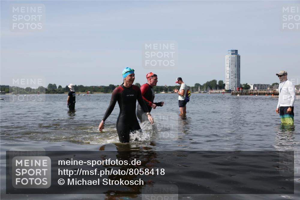 22.06.2025 - Viking Triathlon Michael Strokosch http://msf.ph/oto/8058418 22.06.2025 10:48:50 Schwimmen 166, 412, 607 meine-sportfotos.de