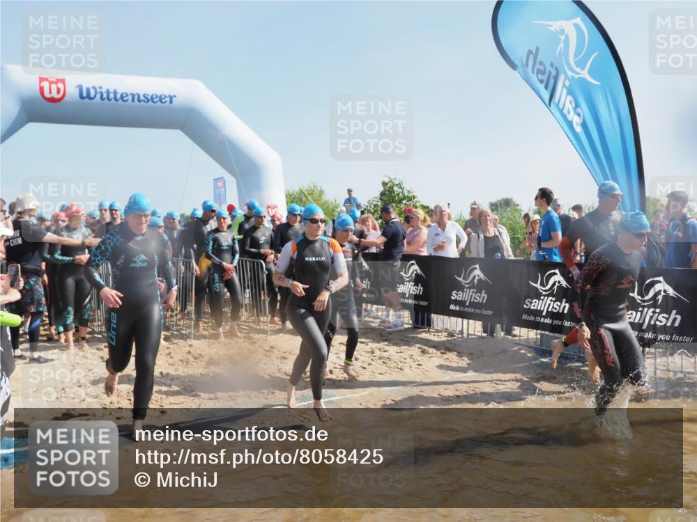 22.06.2025 - Viking Triathlon MichiJ http://msf.ph/oto/8058425 22.06.2025 10:02:52 Schwimmen 5, 40, 43, 98, 154, 164, 323, 340, 430, 475, 486, 548, 552, 554, 608 meine-sportfotos.de