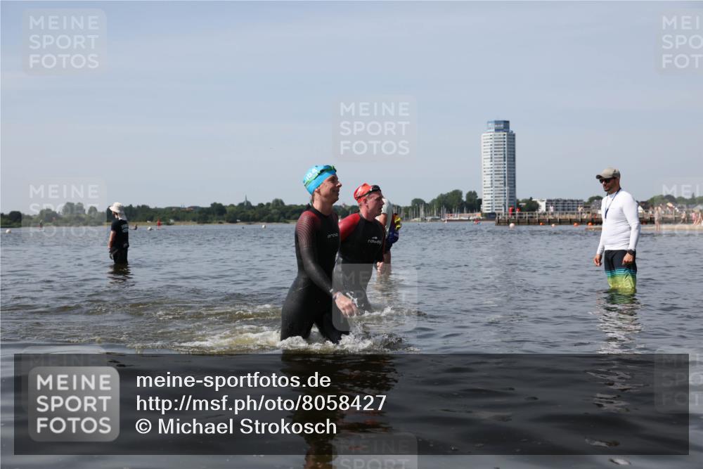 22.06.2025 - Viking Triathlon Michael Strokosch http://msf.ph/oto/8058427 22.06.2025 10:48:51 Schwimmen 166, 607 meine-sportfotos.de