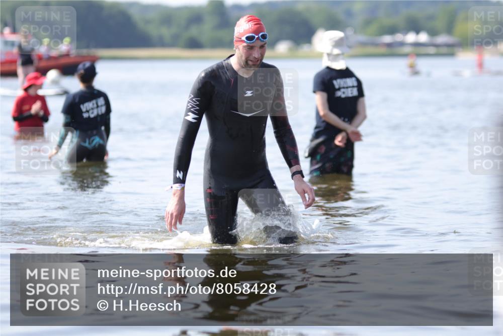22.06.2025 - Viking Triathlon H.Heesch http://msf.ph/oto/8058428 22.06.2025 10:53:50 Schwimmen 634 meine-sportfotos.de