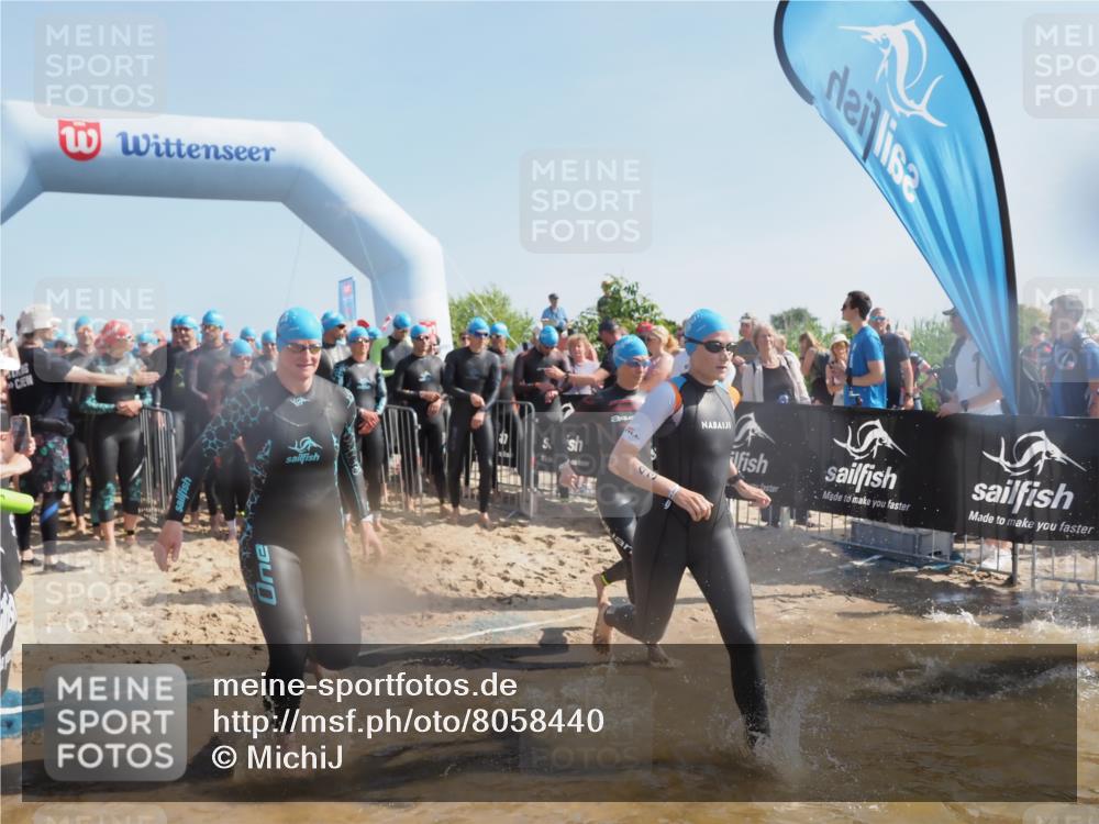 22.06.2025 - Viking Triathlon MichiJ http://msf.ph/oto/8058440 22.06.2025 10:02:52 Schwimmen 5, 40, 43, 98, 154, 164, 323, 340, 430, 475, 486, 548, 552, 554, 608 meine-sportfotos.de