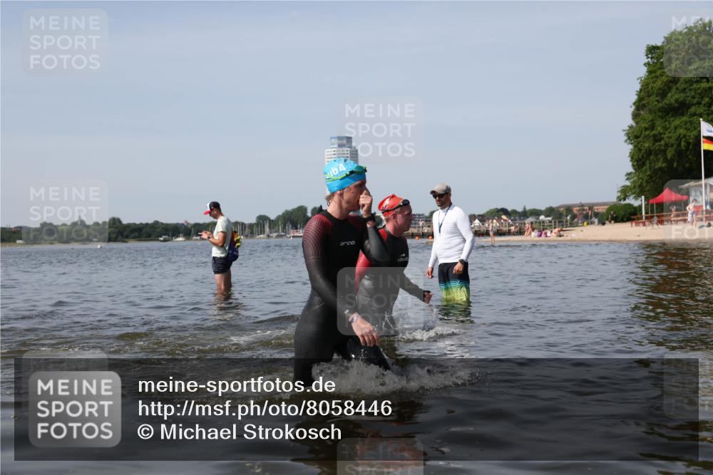 22.06.2025 - Viking Triathlon Michael Strokosch http://msf.ph/oto/8058446 22.06.2025 10:48:52 Schwimmen 166, 607 meine-sportfotos.de