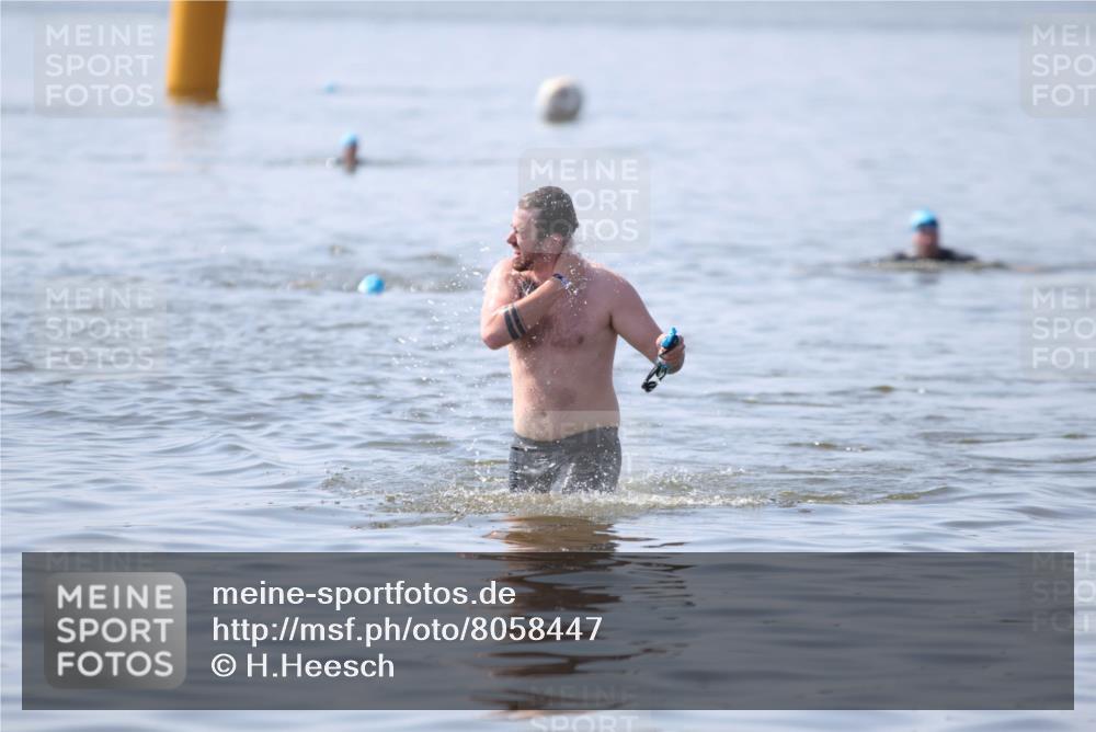 22.06.2025 - Viking Triathlon H.Heesch http://msf.ph/oto/8058447 22.06.2025 10:54:34 Schwimmen  meine-sportfotos.de