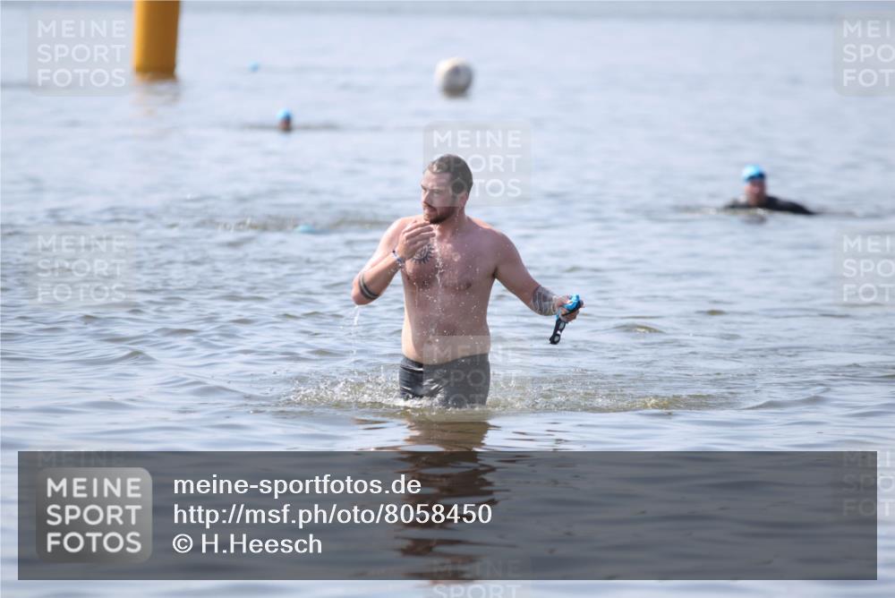 22.06.2025 - Viking Triathlon H.Heesch http://msf.ph/oto/8058450 22.06.2025 10:54:34 Schwimmen  meine-sportfotos.de