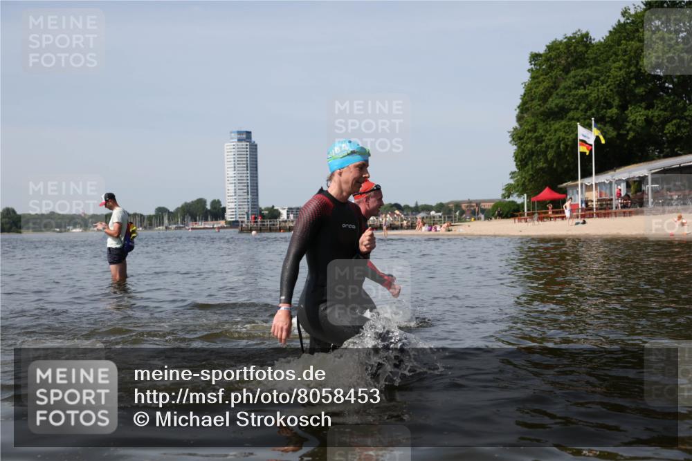 22.06.2025 - Viking Triathlon Michael Strokosch http://msf.ph/oto/8058453 22.06.2025 10:48:53 Schwimmen 166, 607 meine-sportfotos.de