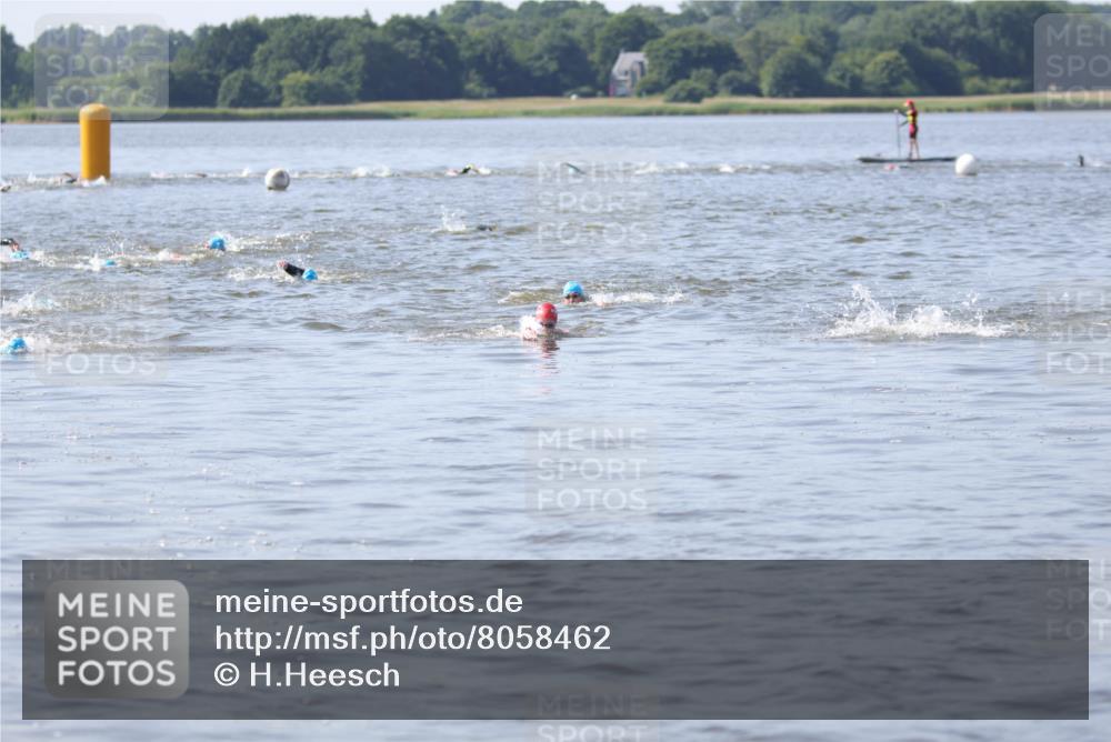 22.06.2025 - Viking Triathlon H.Heesch http://msf.ph/oto/8058462 22.06.2025 10:27:16 Schwimmen 272, 286 meine-sportfotos.de