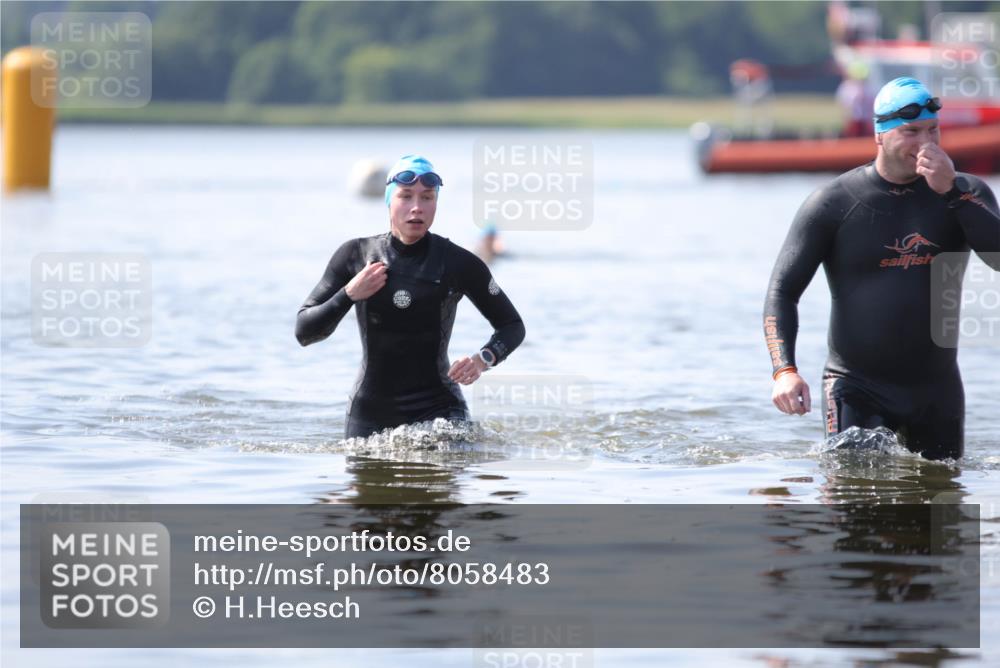 22.06.2025 - Viking Triathlon H.Heesch http://msf.ph/oto/8058483 22.06.2025 10:55:12 Schwimmen 246, 472 meine-sportfotos.de