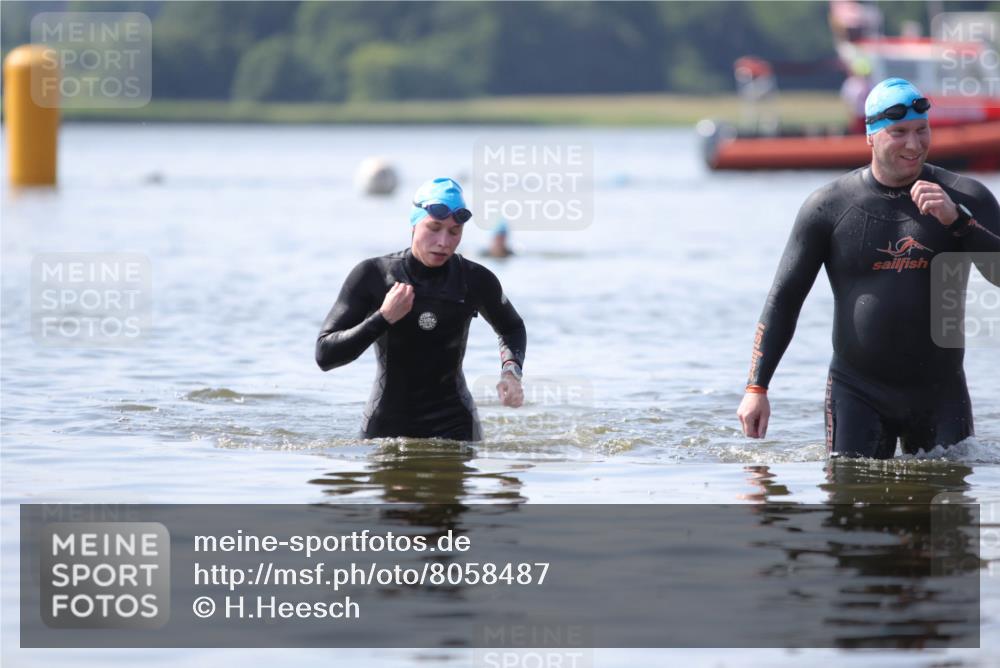 22.06.2025 - Viking Triathlon H.Heesch http://msf.ph/oto/8058487 22.06.2025 10:55:12 Schwimmen 246, 472 meine-sportfotos.de