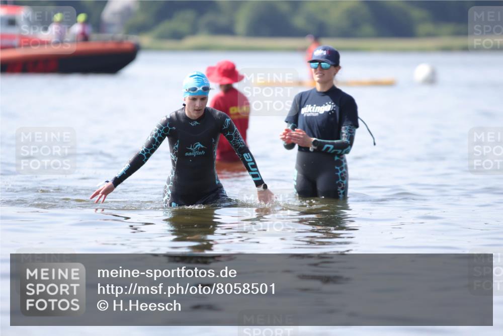22.06.2025 - Viking Triathlon H.Heesch http://msf.ph/oto/8058501 22.06.2025 10:56:05 Schwimmen 499 meine-sportfotos.de
