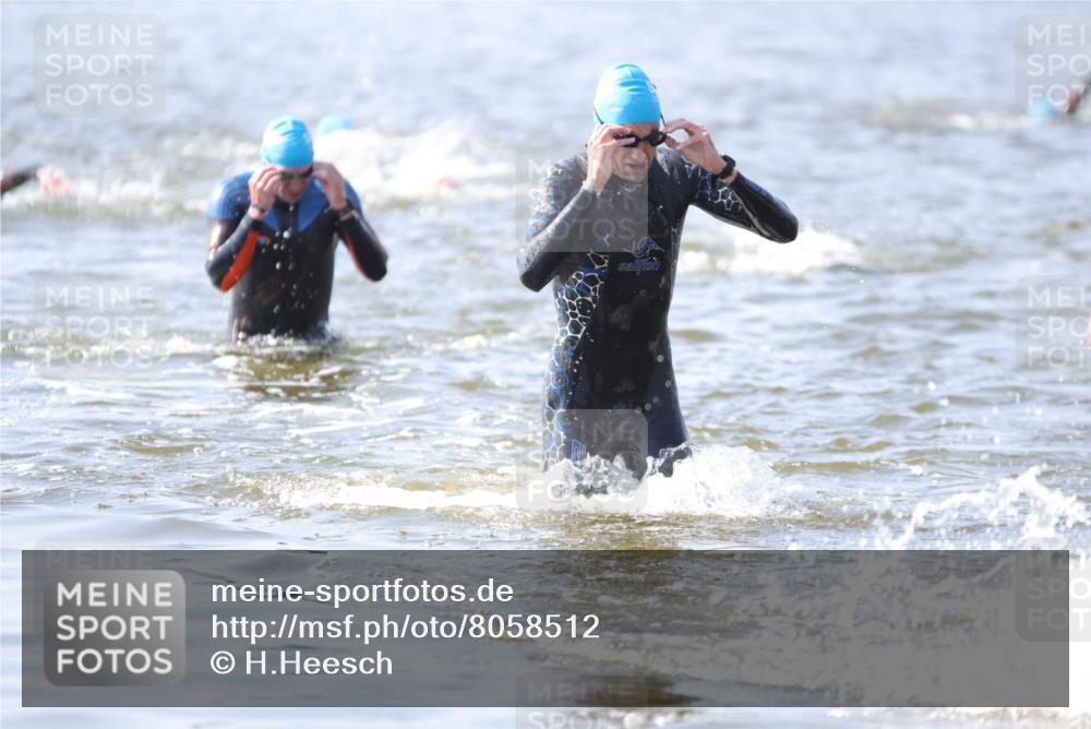 22.06.2025 - Viking Triathlon H.Heesch http://msf.ph/oto/8058512 22.06.2025 10:27:28 Schwimmen 1, 176, 272, 286, 611 meine-sportfotos.de