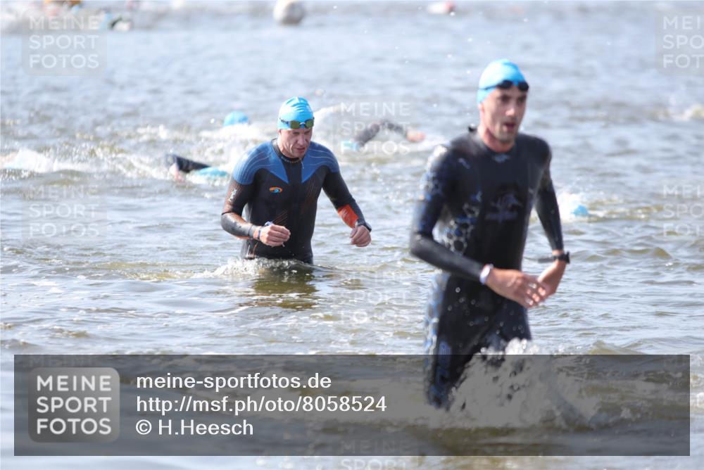 22.06.2025 - Viking Triathlon H.Heesch http://msf.ph/oto/8058524 22.06.2025 10:27:29 Schwimmen 1, 176, 272, 286, 611 meine-sportfotos.de