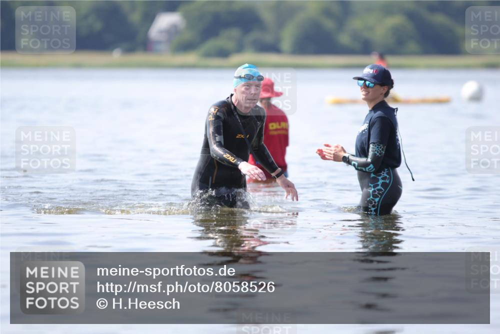 22.06.2025 - Viking Triathlon H.Heesch http://msf.ph/oto/8058526 22.06.2025 10:56:40 Schwimmen 363 meine-sportfotos.de