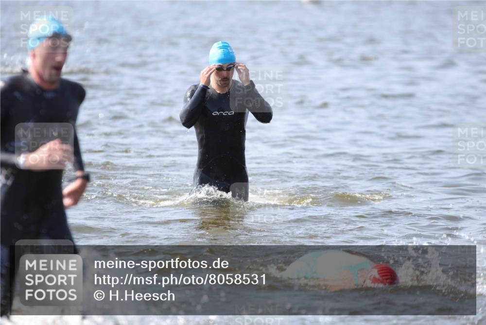 22.06.2025 - Viking Triathlon H.Heesch http://msf.ph/oto/8058531 22.06.2025 10:27:31 Schwimmen 1, 176, 272, 286, 611 meine-sportfotos.de