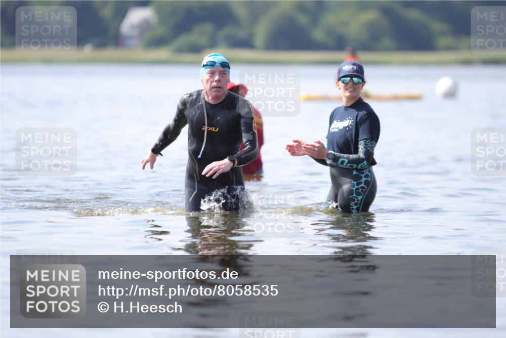 22.06.2025 - Viking Triathlon H.Heesch http://msf.ph/oto/8058535 22.06.2025 10:56:41 Schwimmen 363 meine-sportfotos.de