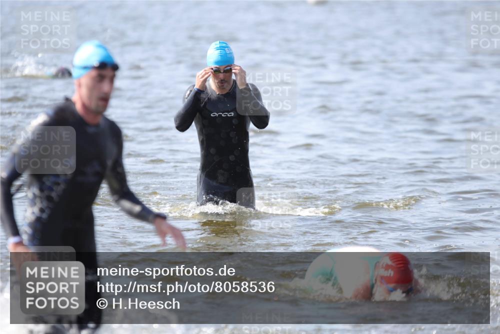 22.06.2025 - Viking Triathlon H.Heesch http://msf.ph/oto/8058536 22.06.2025 10:27:31 Schwimmen 1, 176, 272, 286, 611 meine-sportfotos.de
