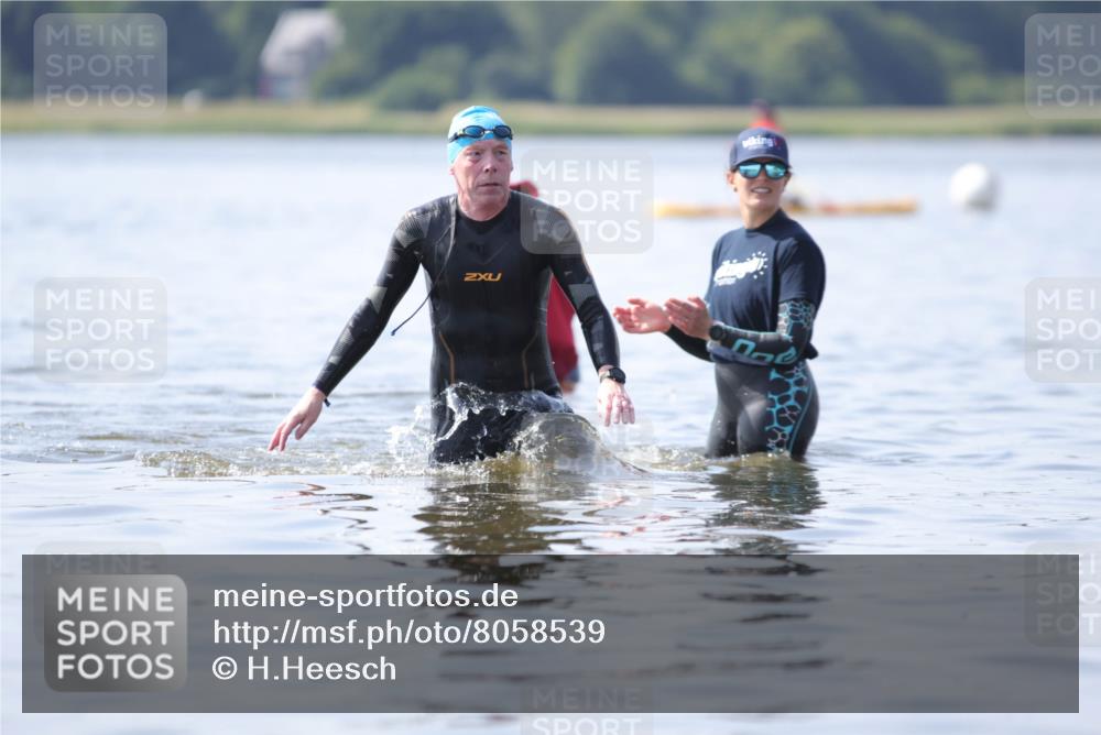 22.06.2025 - Viking Triathlon H.Heesch http://msf.ph/oto/8058539 22.06.2025 10:56:41 Schwimmen 363 meine-sportfotos.de