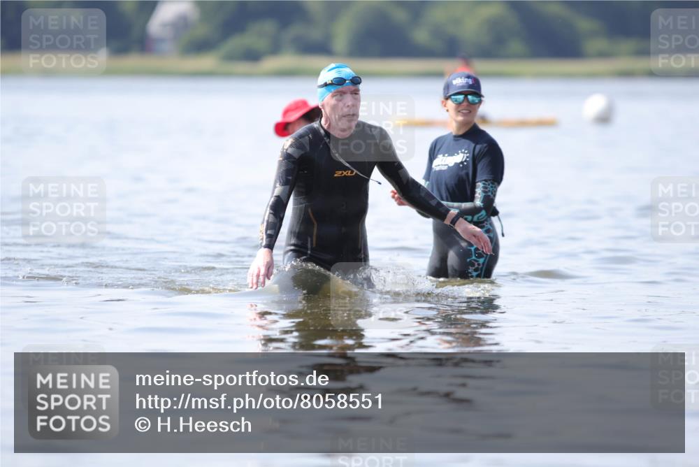 22.06.2025 - Viking Triathlon H.Heesch http://msf.ph/oto/8058551 22.06.2025 10:56:41 Schwimmen 363 meine-sportfotos.de