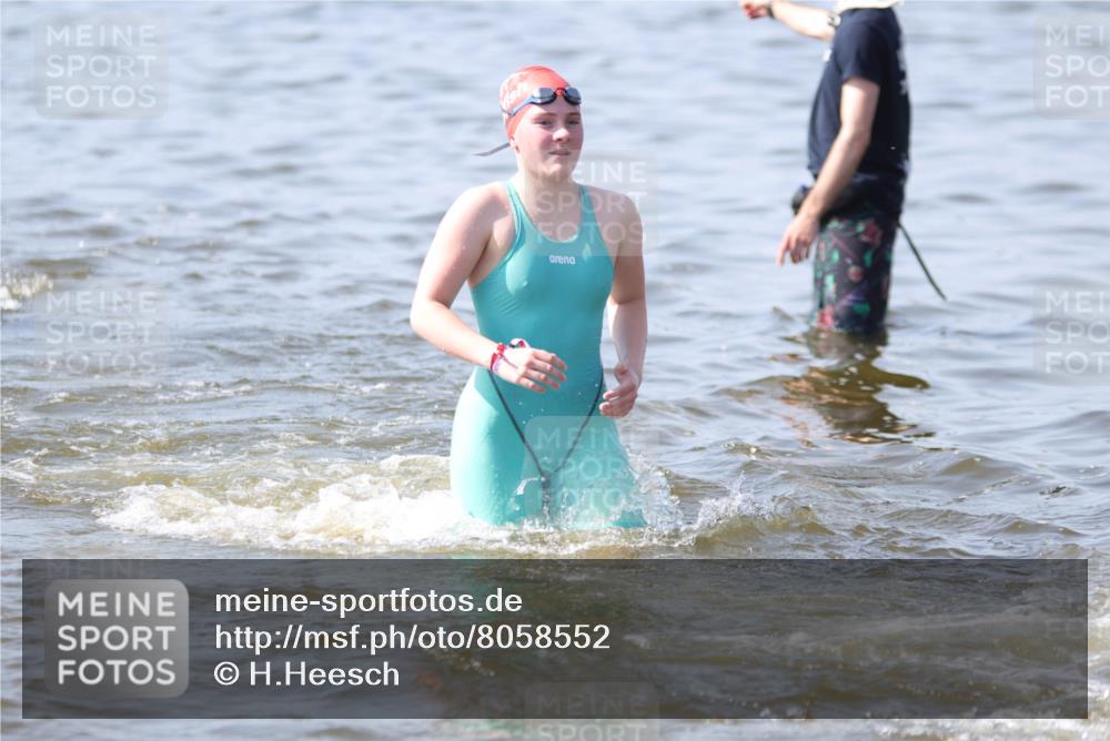 22.06.2025 - Viking Triathlon H.Heesch http://msf.ph/oto/8058552 22.06.2025 10:27:35 Schwimmen 1, 176, 198, 230, 272, 286, 534, 611 meine-sportfotos.de
