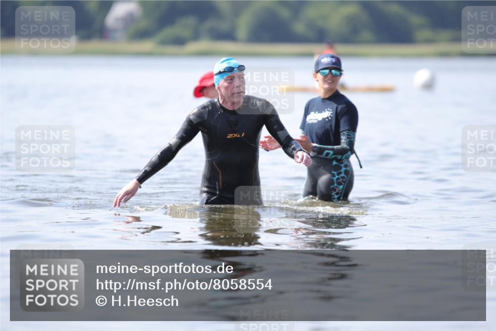 22.06.2025 - Viking Triathlon H.Heesch http://msf.ph/oto/8058554 22.06.2025 10:56:42 Schwimmen 363 meine-sportfotos.de