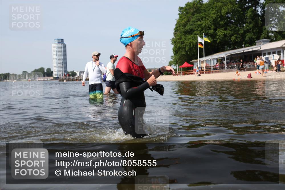 22.06.2025 - Viking Triathlon Michael Strokosch http://msf.ph/oto/8058555 22.06.2025 10:49:18 Schwimmen 64, 155, 256, 317, 353 meine-sportfotos.de