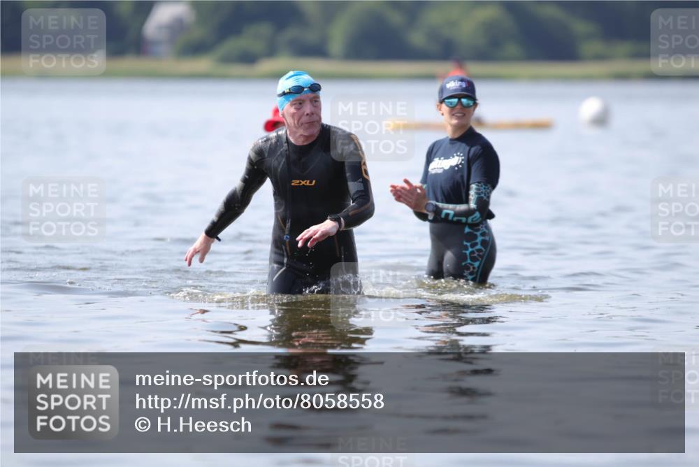 22.06.2025 - Viking Triathlon H.Heesch http://msf.ph/oto/8058558 22.06.2025 10:56:42 Schwimmen 363 meine-sportfotos.de