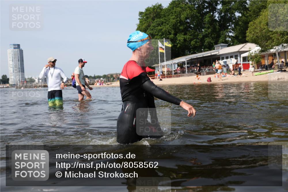 22.06.2025 - Viking Triathlon Michael Strokosch http://msf.ph/oto/8058562 22.06.2025 10:49:19 Schwimmen 64, 155, 256, 317 meine-sportfotos.de