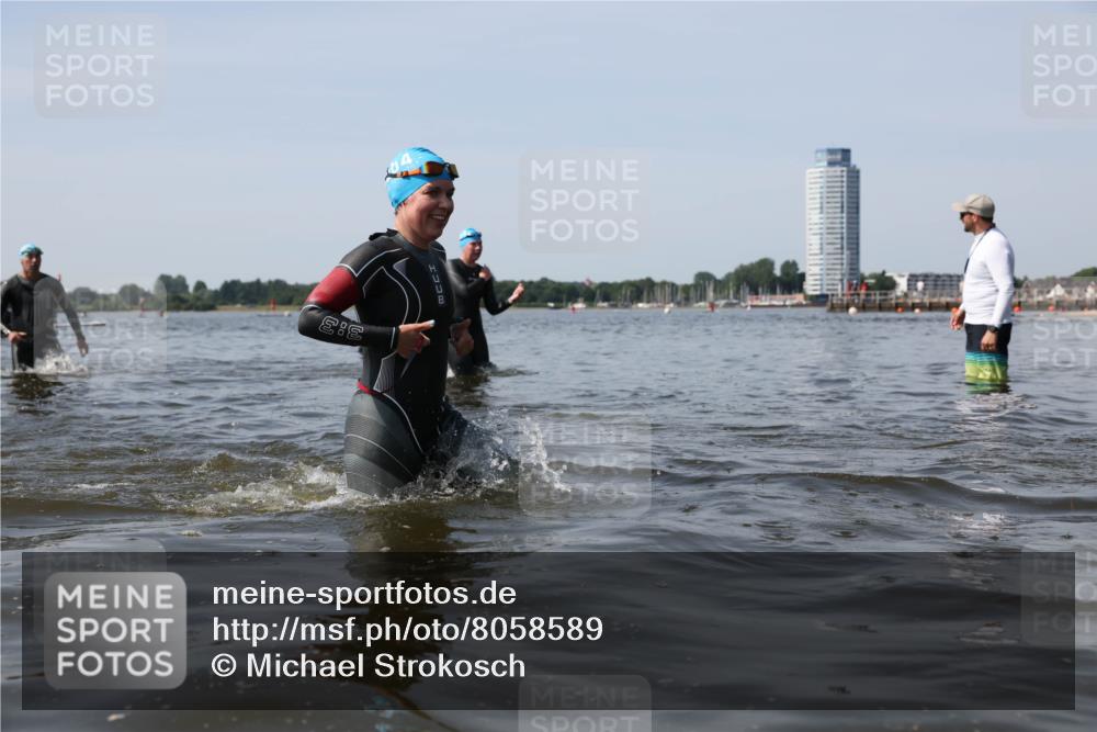 22.06.2025 - Viking Triathlon Michael Strokosch http://msf.ph/oto/8058589 22.06.2025 10:49:25 Schwimmen 64, 155, 256, 263, 317, 321 meine-sportfotos.de