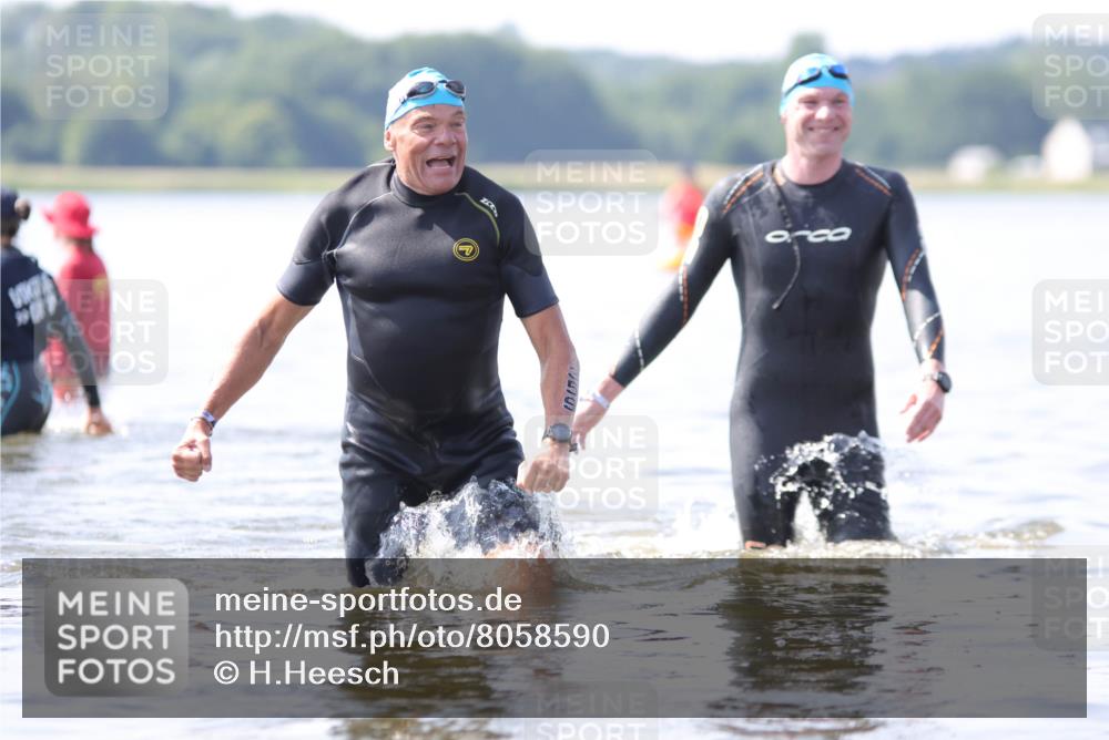 22.06.2025 - Viking Triathlon H.Heesch http://msf.ph/oto/8058590 22.06.2025 10:58:12 Schwimmen 357, 359, 403 meine-sportfotos.de