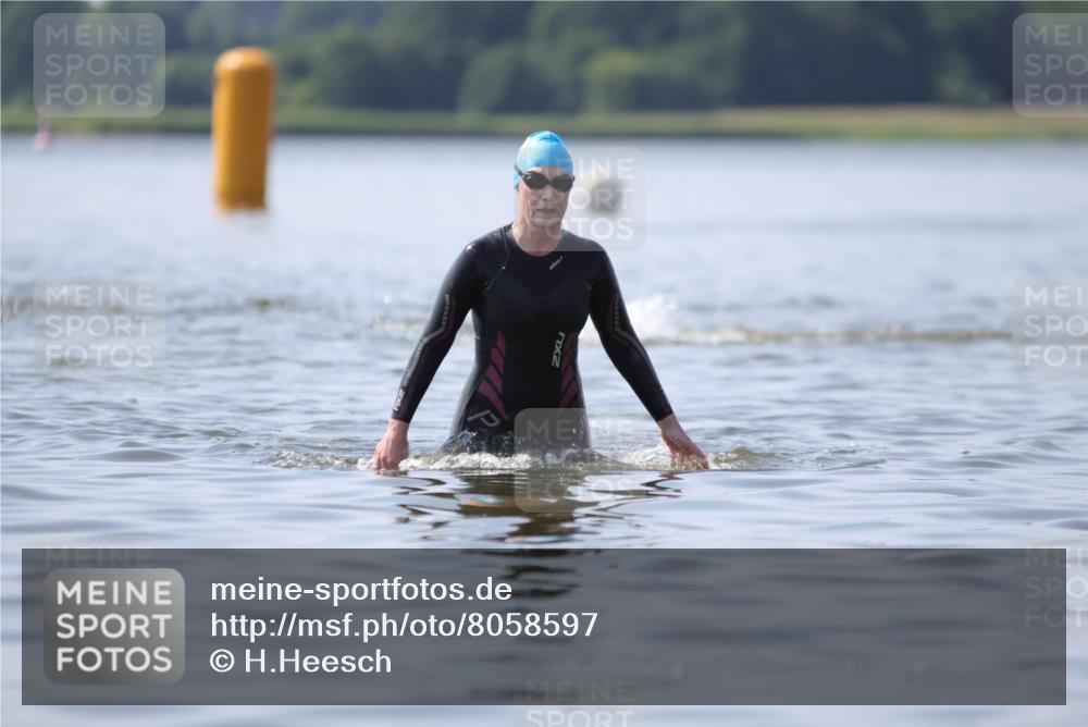 22.06.2025 - Viking Triathlon H.Heesch http://msf.ph/oto/8058597 22.06.2025 10:58:32 Schwimmen 268 meine-sportfotos.de