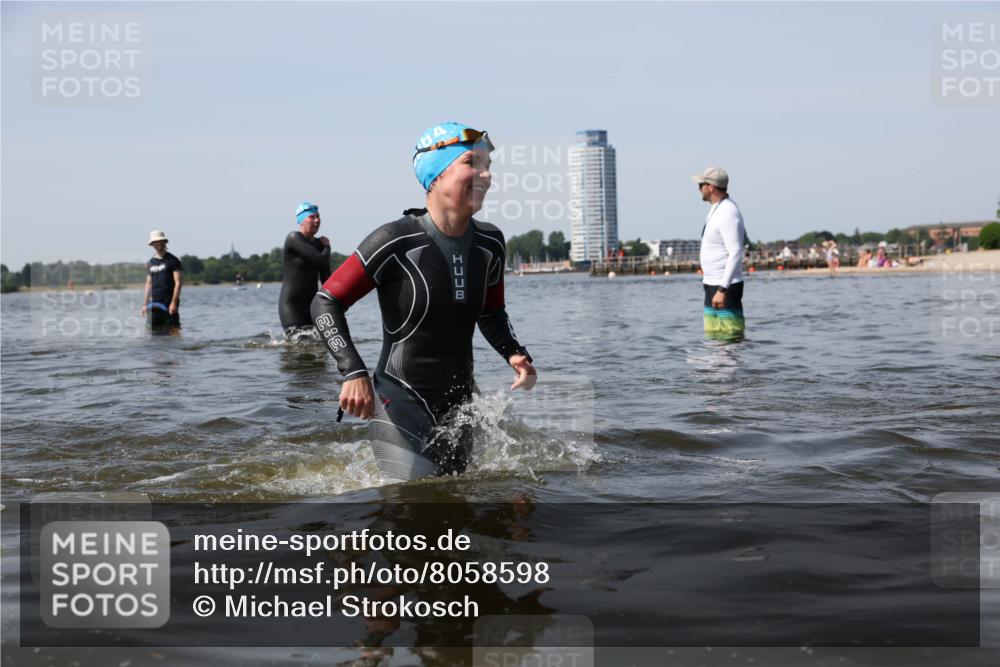 22.06.2025 - Viking Triathlon Michael Strokosch http://msf.ph/oto/8058598 22.06.2025 10:49:26 Schwimmen 64, 155, 256, 263, 317, 321 meine-sportfotos.de
