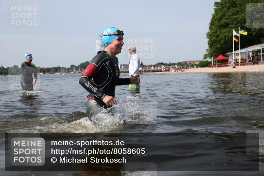 22.06.2025 - Viking Triathlon Michael Strokosch http://msf.ph/oto/8058605 22.06.2025 10:49:26 Schwimmen 64, 155, 256, 263, 317, 321 meine-sportfotos.de