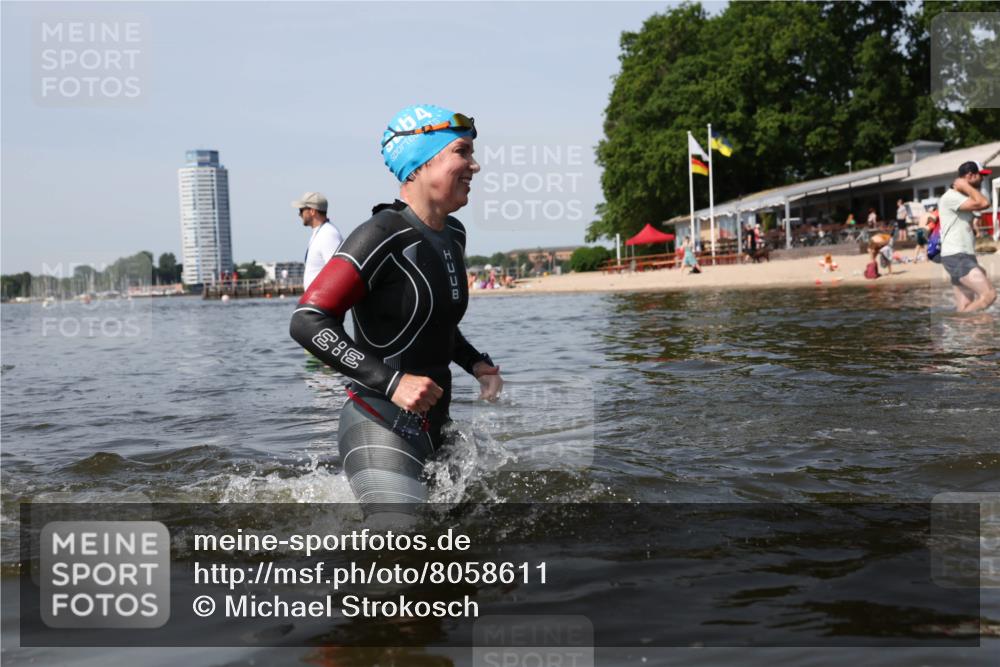 22.06.2025 - Viking Triathlon Michael Strokosch http://msf.ph/oto/8058611 22.06.2025 10:49:26 Schwimmen 64, 155, 256, 263, 317, 321 meine-sportfotos.de