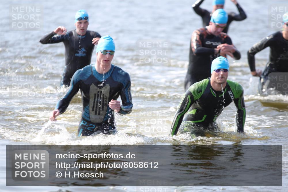 22.06.2025 - Viking Triathlon H.Heesch http://msf.ph/oto/8058612 22.06.2025 10:27:46 Schwimmen 1, 14, 90, 176, 178, 196, 198, 230, 289, 401, 534, 616 meine-sportfotos.de