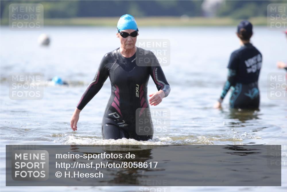 22.06.2025 - Viking Triathlon H.Heesch http://msf.ph/oto/8058617 22.06.2025 10:58:39 Schwimmen 268 meine-sportfotos.de