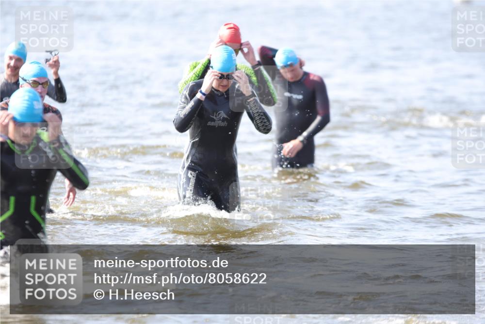 22.06.2025 - Viking Triathlon H.Heesch http://msf.ph/oto/8058622 22.06.2025 10:27:47 Schwimmen 1, 14, 90, 176, 178, 196, 198, 230, 289, 401, 534, 616 meine-sportfotos.de