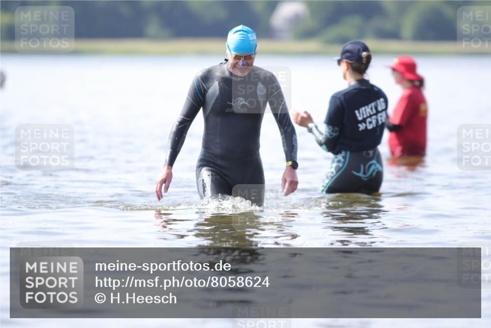 22.06.2025 - Viking Triathlon H.Heesch http://msf.ph/oto/8058624 22.06.2025 10:58:54 Schwimmen 234, 268 meine-sportfotos.de