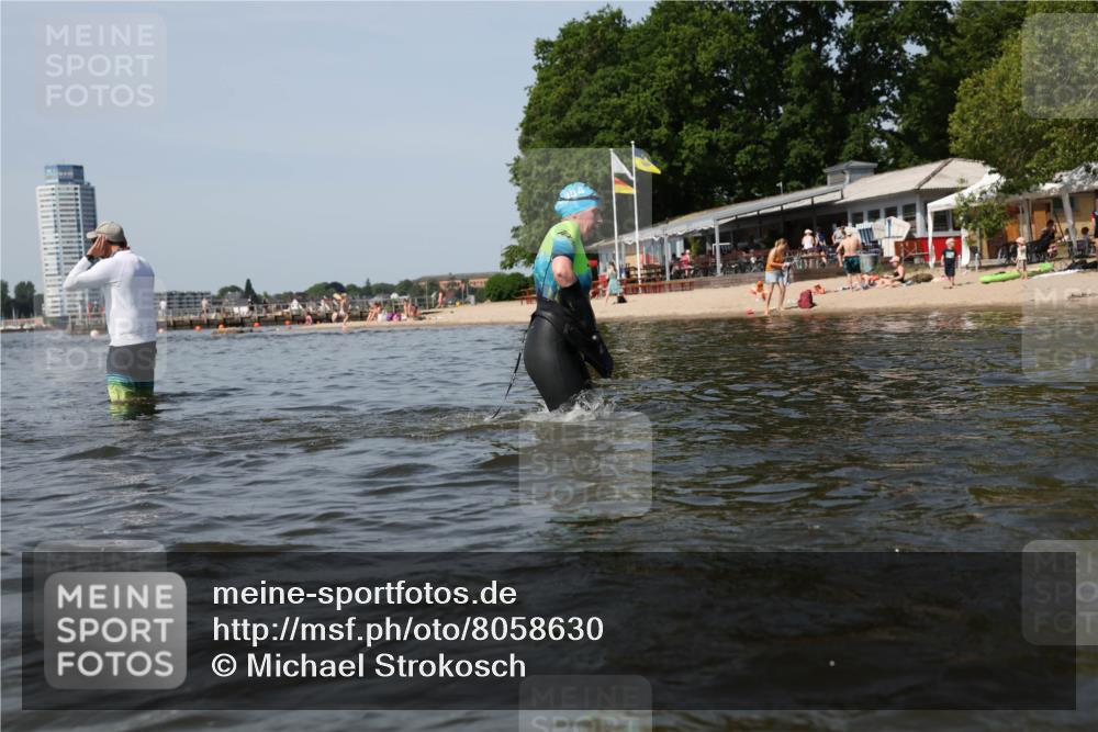 22.06.2025 - Viking Triathlon Michael Strokosch http://msf.ph/oto/8058630 22.06.2025 10:49:31 Schwimmen 64, 256, 263, 321 meine-sportfotos.de