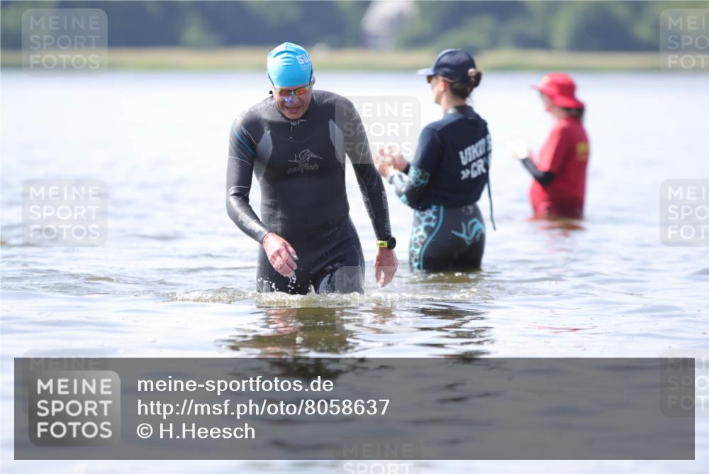 22.06.2025 - Viking Triathlon H.Heesch http://msf.ph/oto/8058637 22.06.2025 10:58:55 Schwimmen 234, 268 meine-sportfotos.de
