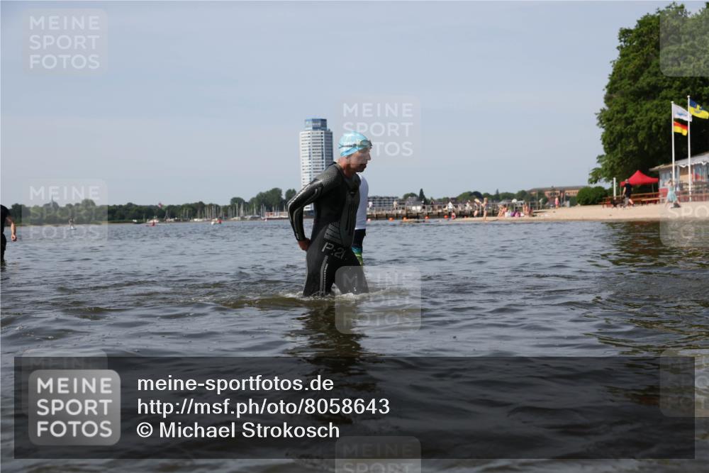 22.06.2025 - Viking Triathlon Michael Strokosch http://msf.ph/oto/8058643 22.06.2025 10:49:32 Schwimmen 64, 256, 263, 321, 453 meine-sportfotos.de