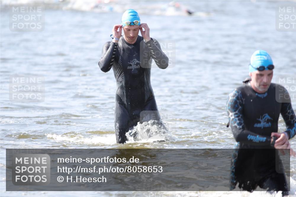 22.06.2025 - Viking Triathlon H.Heesch http://msf.ph/oto/8058653 22.06.2025 10:27:54 Schwimmen 14, 90, 178, 196, 198, 230, 289, 367, 401, 534, 616 meine-sportfotos.de