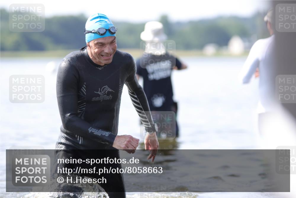 22.06.2025 - Viking Triathlon H.Heesch http://msf.ph/oto/8058663 22.06.2025 10:59:10 Schwimmen 222, 234, 459 meine-sportfotos.de