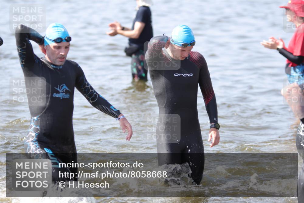 22.06.2025 - Viking Triathlon H.Heesch http://msf.ph/oto/8058668 22.06.2025 10:28:00 Schwimmen 14, 90, 178, 196, 289, 367, 401, 534, 616 meine-sportfotos.de