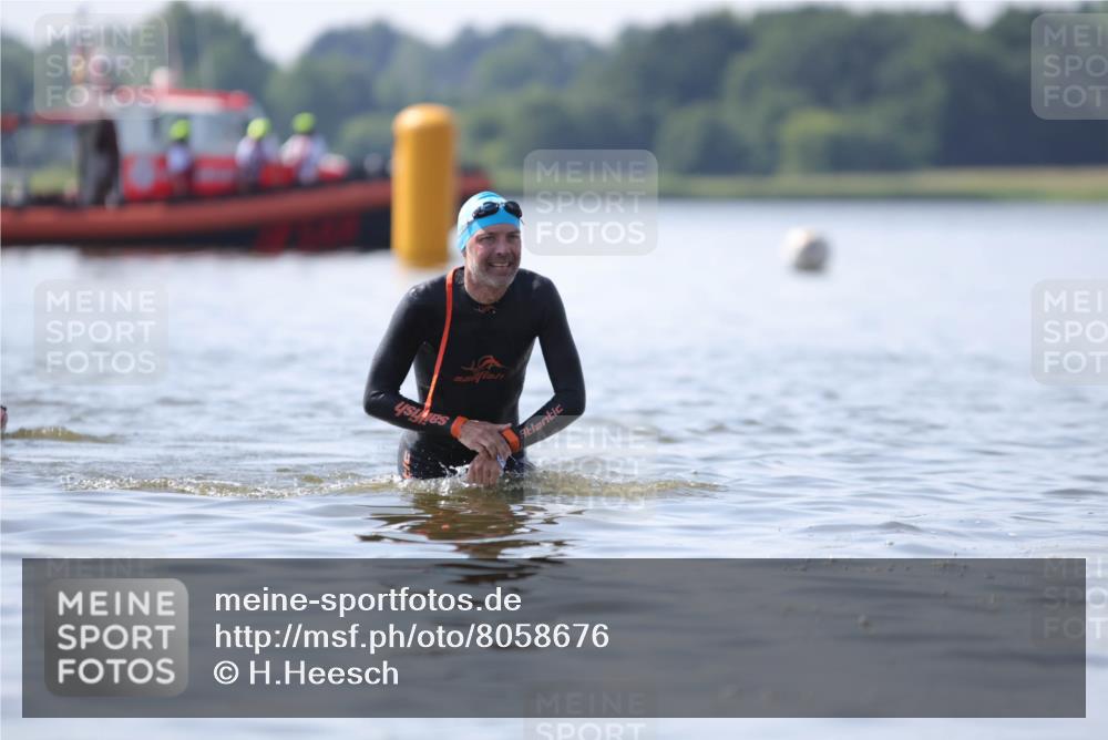 22.06.2025 - Viking Triathlon H.Heesch http://msf.ph/oto/8058676 22.06.2025 10:59:17 Schwimmen 222, 459, 476 meine-sportfotos.de