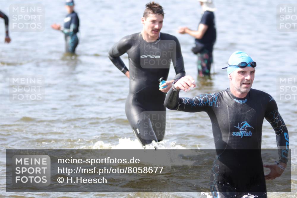 22.06.2025 - Viking Triathlon H.Heesch http://msf.ph/oto/8058677 22.06.2025 10:28:02 Schwimmen 14, 90, 178, 196, 289, 367, 401, 616 meine-sportfotos.de