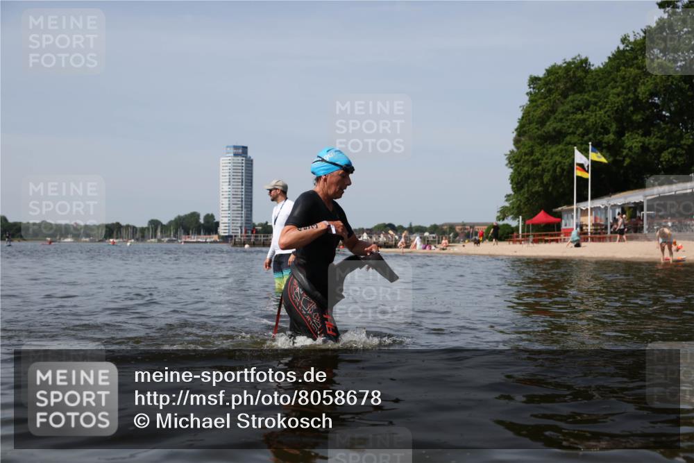 22.06.2025 - Viking Triathlon Michael Strokosch http://msf.ph/oto/8058678 22.06.2025 10:49:41 Schwimmen 263, 321, 453 meine-sportfotos.de